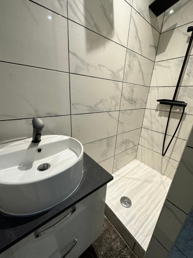 Appartement Mignon ลิวรี-การ์กอง ภายนอก รูปภาพ