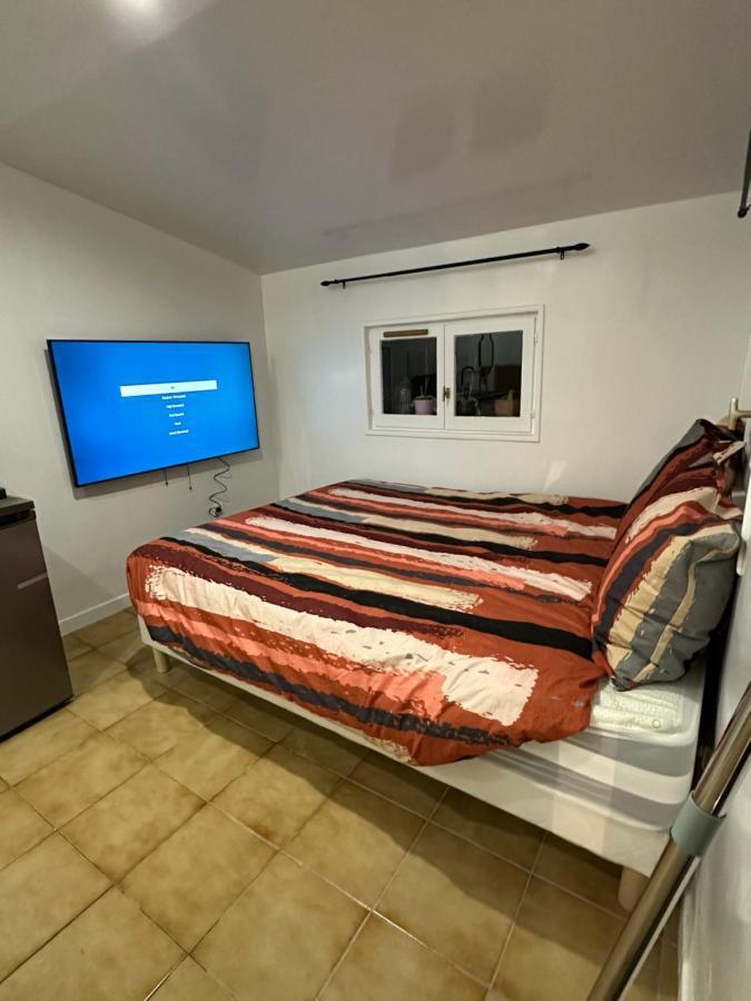 Appartement Mignon ลิวรี-การ์กอง ภายนอก รูปภาพ
